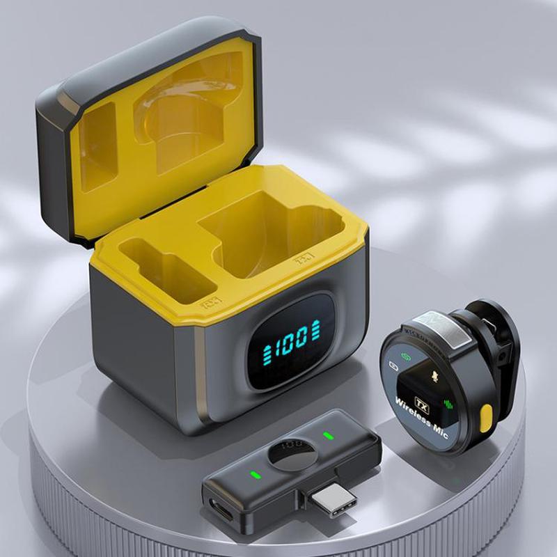 J6 Lavalier Wireless Microphone with Charging Case, Model:Type-C Plug